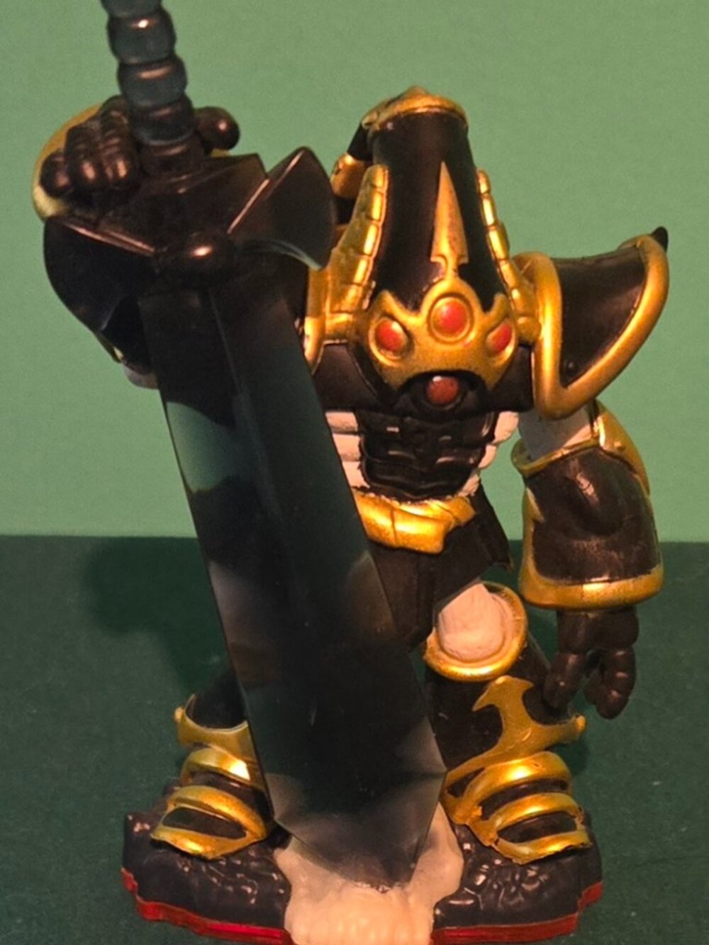 Skylanders Trap Team Krypt King Undead Trap Master Figure 2014